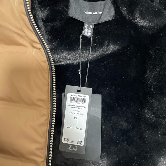 SOLD - Vero Moda Jacket - Picture 2 of 6